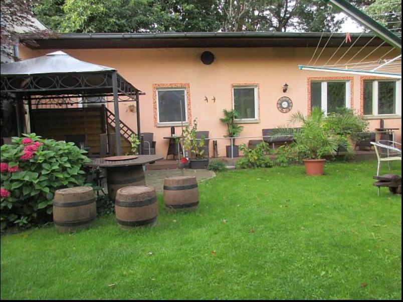 הוהן נוינדורף Ferienwohnung Am Wasserturm מראה חיצוני תמונה
